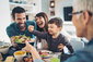Familie beim Essen