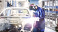 Daimler Mitarbeiter Schweißen Auto
